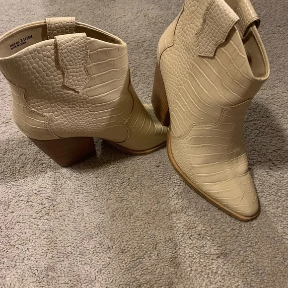 Chinese Laundry Women's Bonnie Ankle Boot 8.5 - Picture 3 of 6